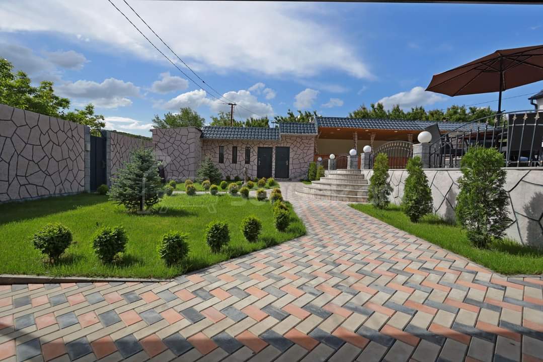 1 Սենյականոց Շքեղ Առանձնատուն, 100քմ, Լողավազանով