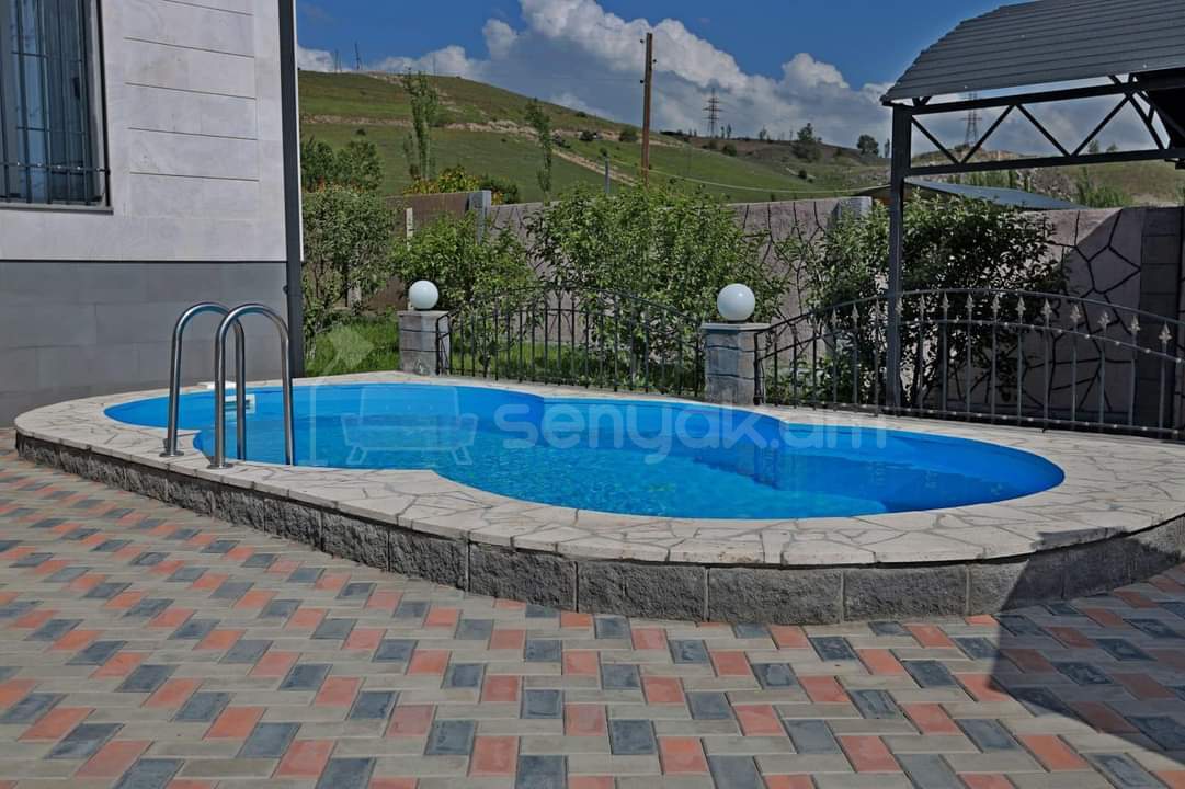 1 Սենյականոց Շքեղ Առանձնատուն, 100քմ, Լողավազանով