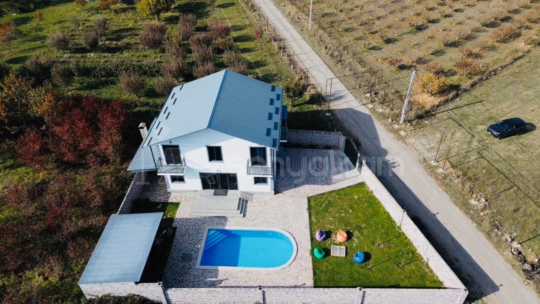 5 Սենյականոց Շքեղ Առանձնատուն, 200քմ, Լողավազանով