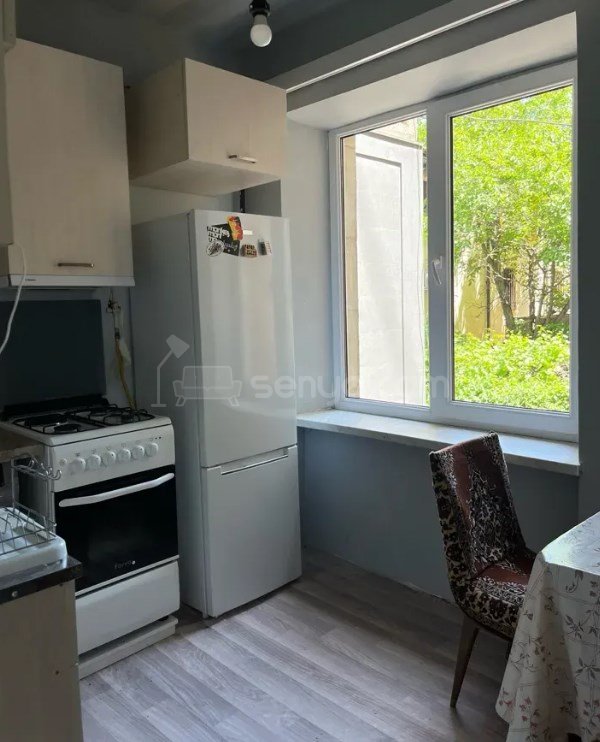 1 Սենյականոց Բնակարան Քարե Շենքում, 36քմ, 2/5 հարկ, Կապիտալ Վերանորոգված, Կահավորված, Արևկող