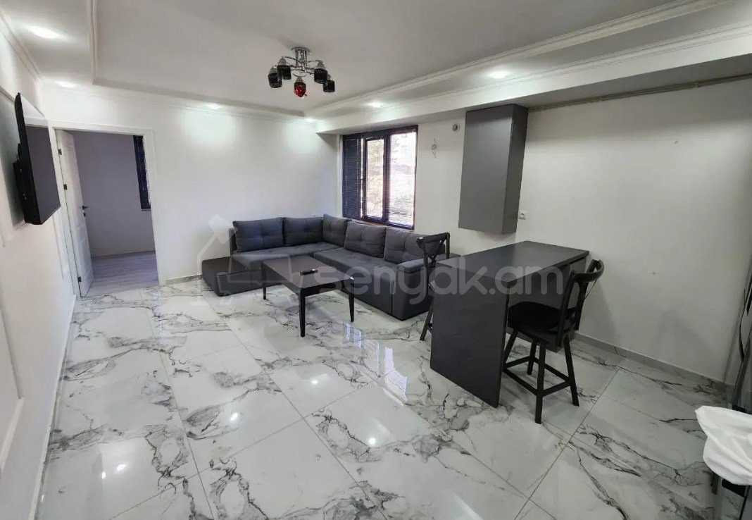 3 Սենյականոց Բնակարան Քարե Շենքում, 55քմ, 4/9 հարկ, Կապիտալ Վերանորոգված, Կահավորված, Արևկող