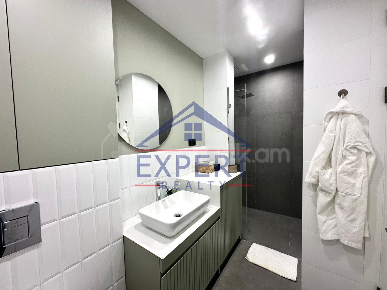 3 Սենյականոց Բնակարան Քարե Շենքում, 100քմ, 5/9 հարկ, Դիզայներական Վերանորոգված, Կահավորված, Արևկող