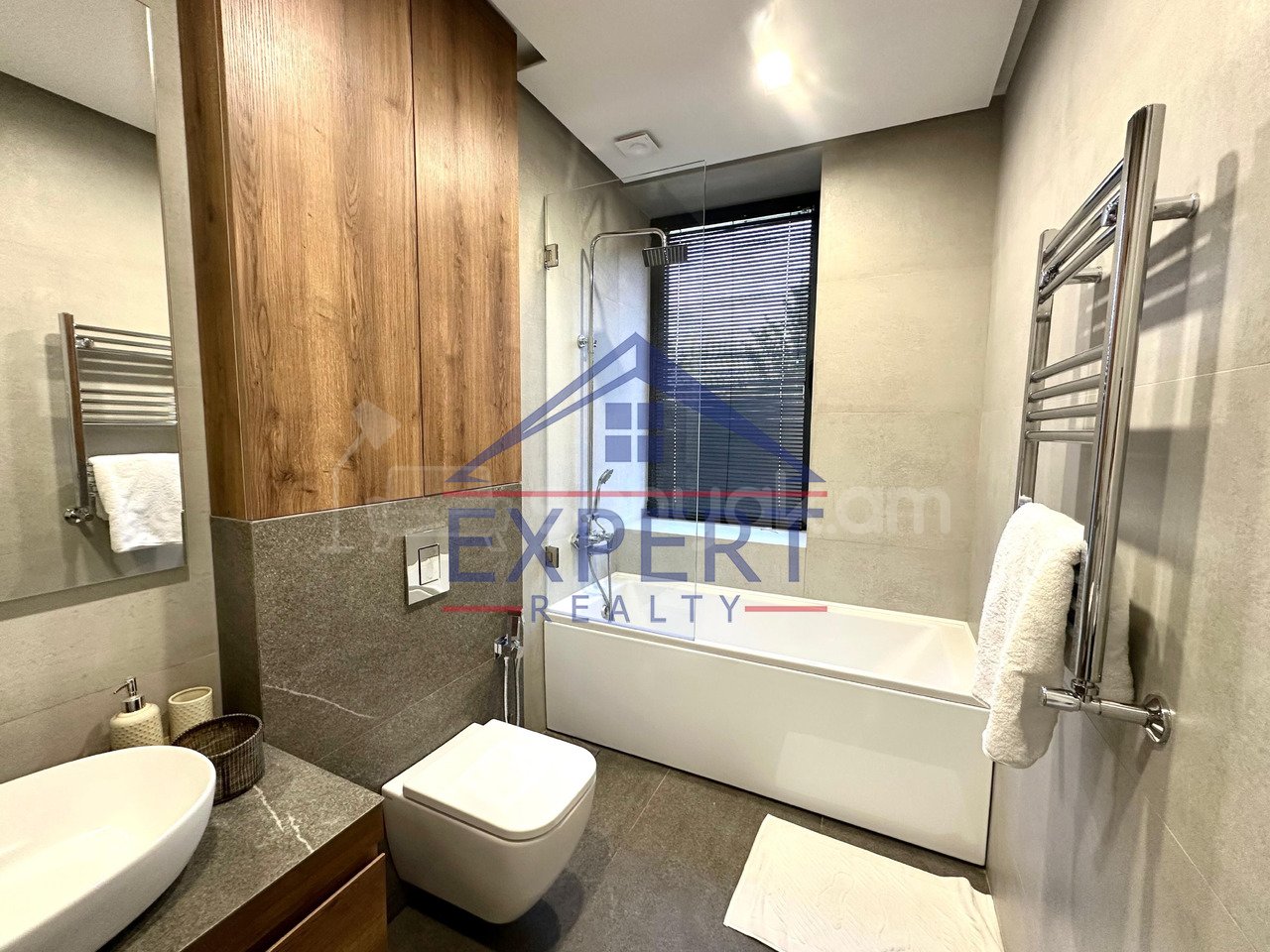 3 Սենյականոց Բնակարան Քարե Շենքում, 100քմ, 5/9 հարկ, Դիզայներական Վերանորոգված, Կահավորված, Արևկող