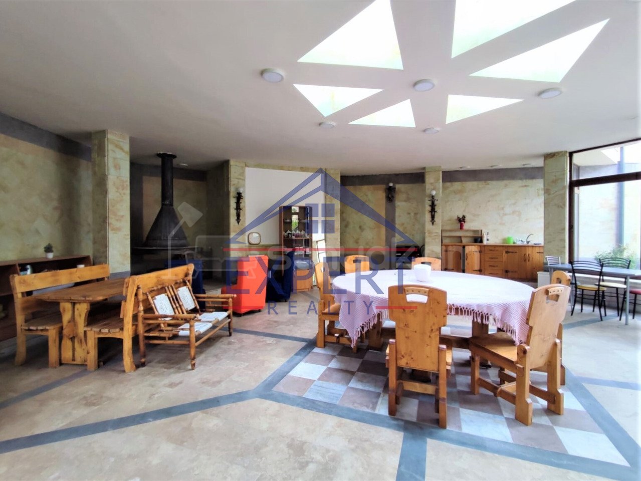 8 Սենյականոց Շքեղ Առանձնատուն, 1400քմ, Կահավորված, Ավտոտնակով