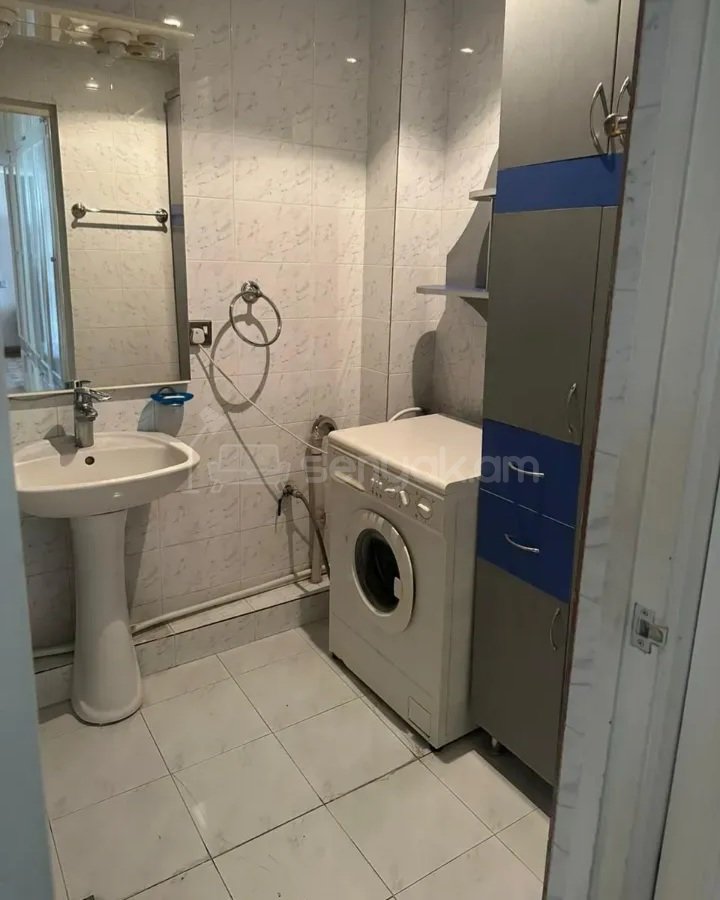 3 Սենյականոց Բնակարան Քարե Շենքում, 100քմ, 4/5 հարկ, Կապիտալ Վերանորոգված, Կահավորված