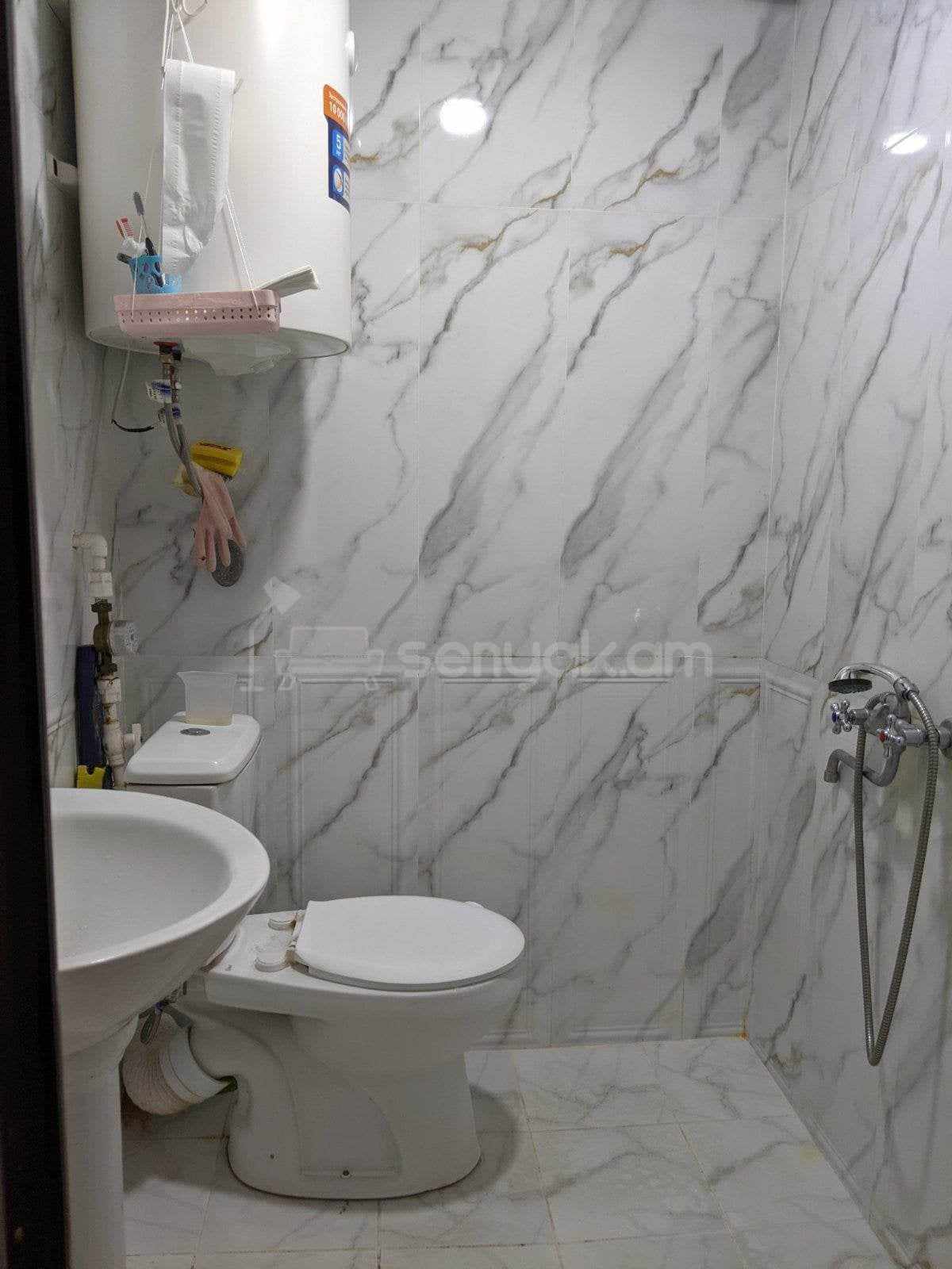 2 Սենյականոց Բնակարան, 35քմ, 3/7 հարկ, Կապիտալ Վերանորոգված, Կահավորված, Արևկող