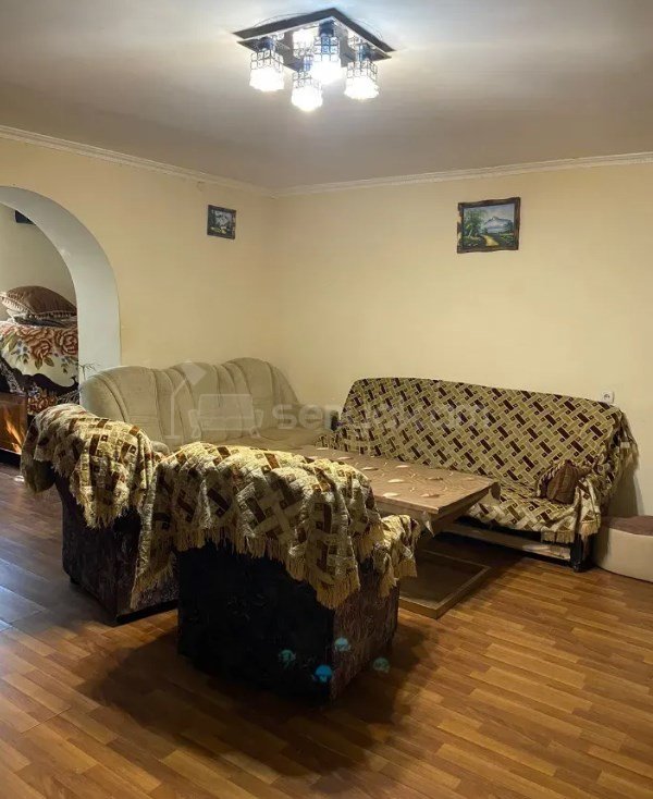 5 Սենյականոց Բնակարան Քարե Շենքում, 96քմ, 2/4 հարկ, Կապիտալ Վերանորոգված