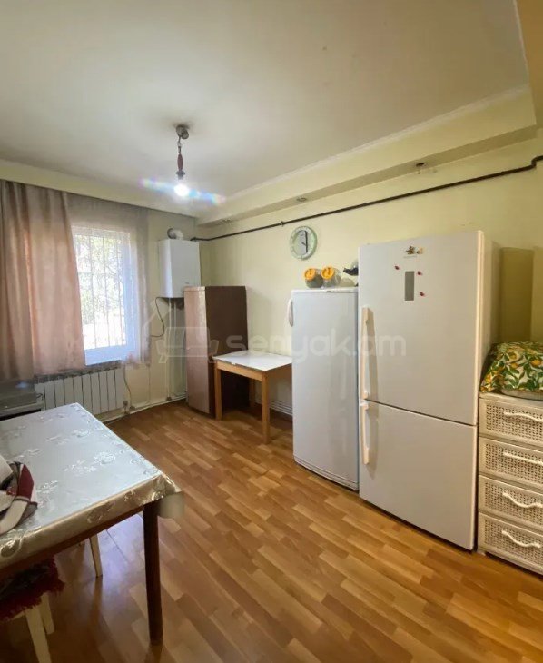 5 Սենյականոց Բնակարան Քարե Շենքում, 96քմ, 2/4 հարկ, Կապիտալ Վերանորոգված