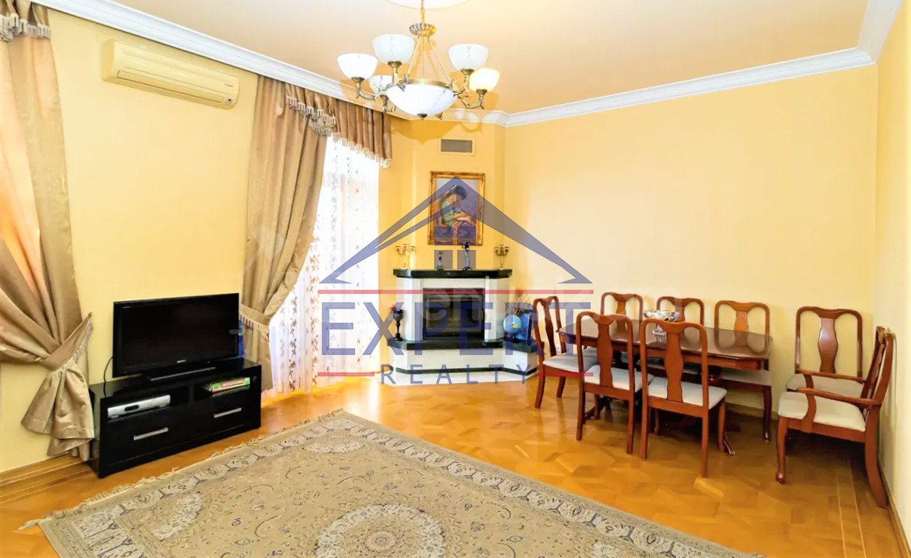 3 Սենյականոց Բնակարան Քարե Շենքում, 113քմ, 3/5 հարկ, Կապիտալ Վերանորոգված