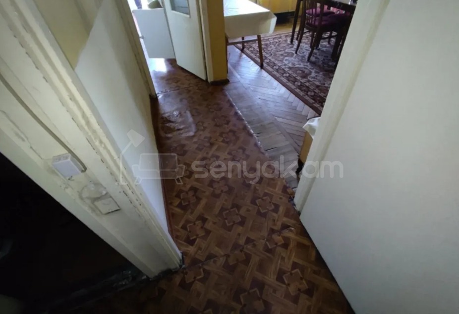 1 Սենյականոց Բնակարան Քարե Շենքում, 38քմ, 4/4 հարկ, Պետական Վիճակում