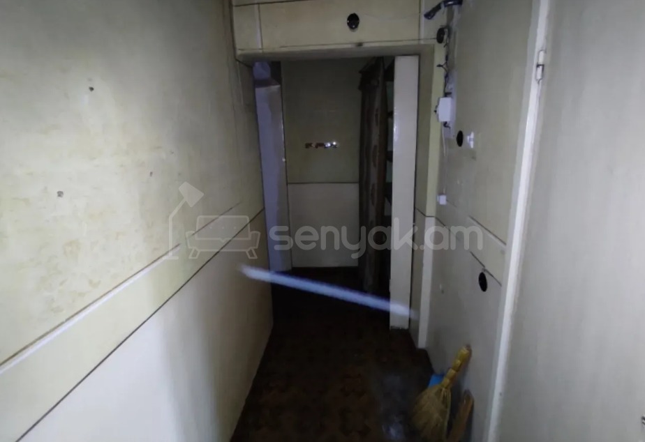1 Սենյականոց Բնակարան Քարե Շենքում, 38քմ, 4/4 հարկ, Պետական Վիճակում