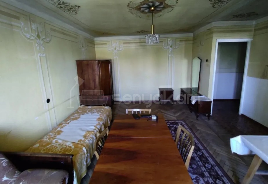1 Սենյականոց Բնակարան Քարե Շենքում, 38քմ, 4/4 հարկ, Պետական Վիճակում