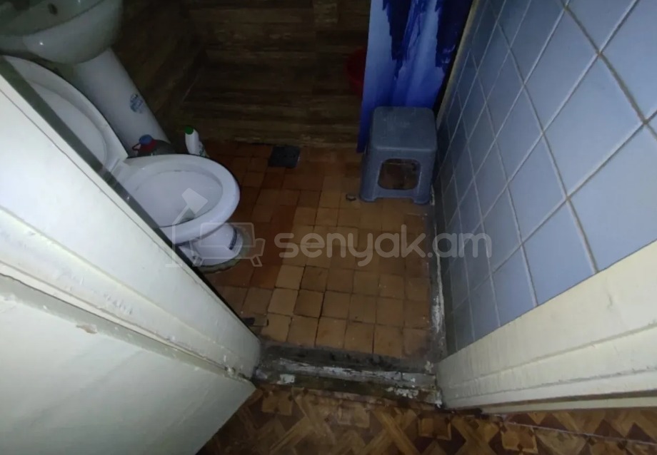 1 Սենյականոց Բնակարան Քարե Շենքում, 38քմ, 4/4 հարկ, Պետական Վիճակում