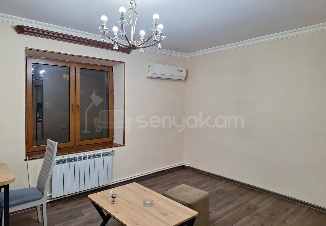 1 Սենյականոց Բնակարան Քարե Շենքում, 31քմ, 3/4 հարկ, Կապիտալ Վերանորոգված