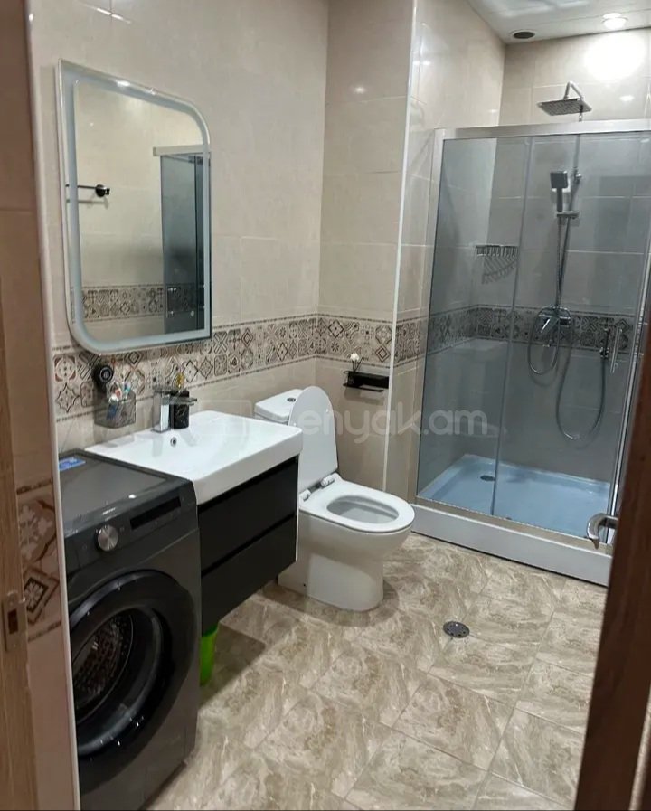 2 Սենյականոց Բնակարան Նորակառույցում, 84քմ, 10/13 հարկ, Կապիտալ Վերանորոգված, Կահավորված