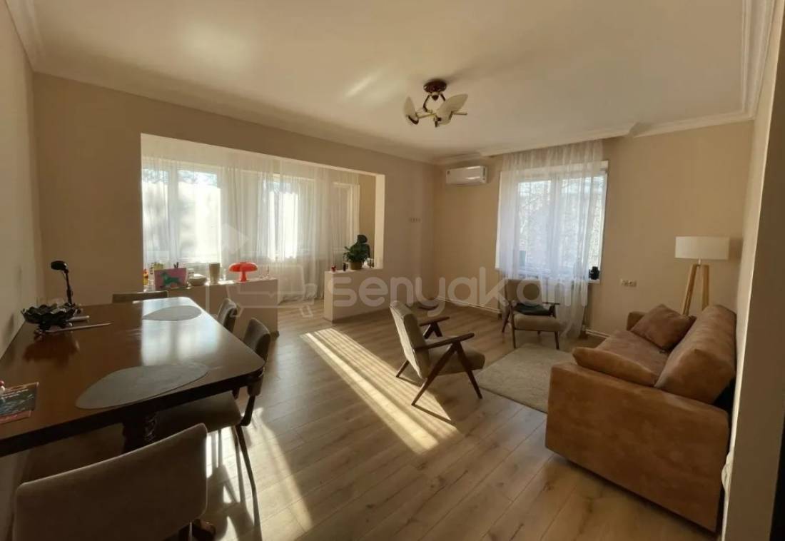 2 Սենյականոց Բնակարան Քարե Շենքում, 63քմ, 4/5 հարկ, Դիզայներական Վերանորոգված, Կահավորված, Արևկող