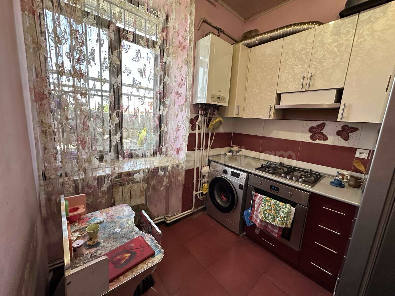 2 Սենյականոց Բնակարան Քարե Շենքում, 52քմ, 2/4 հարկ, Կապիտալ Վերանորոգված