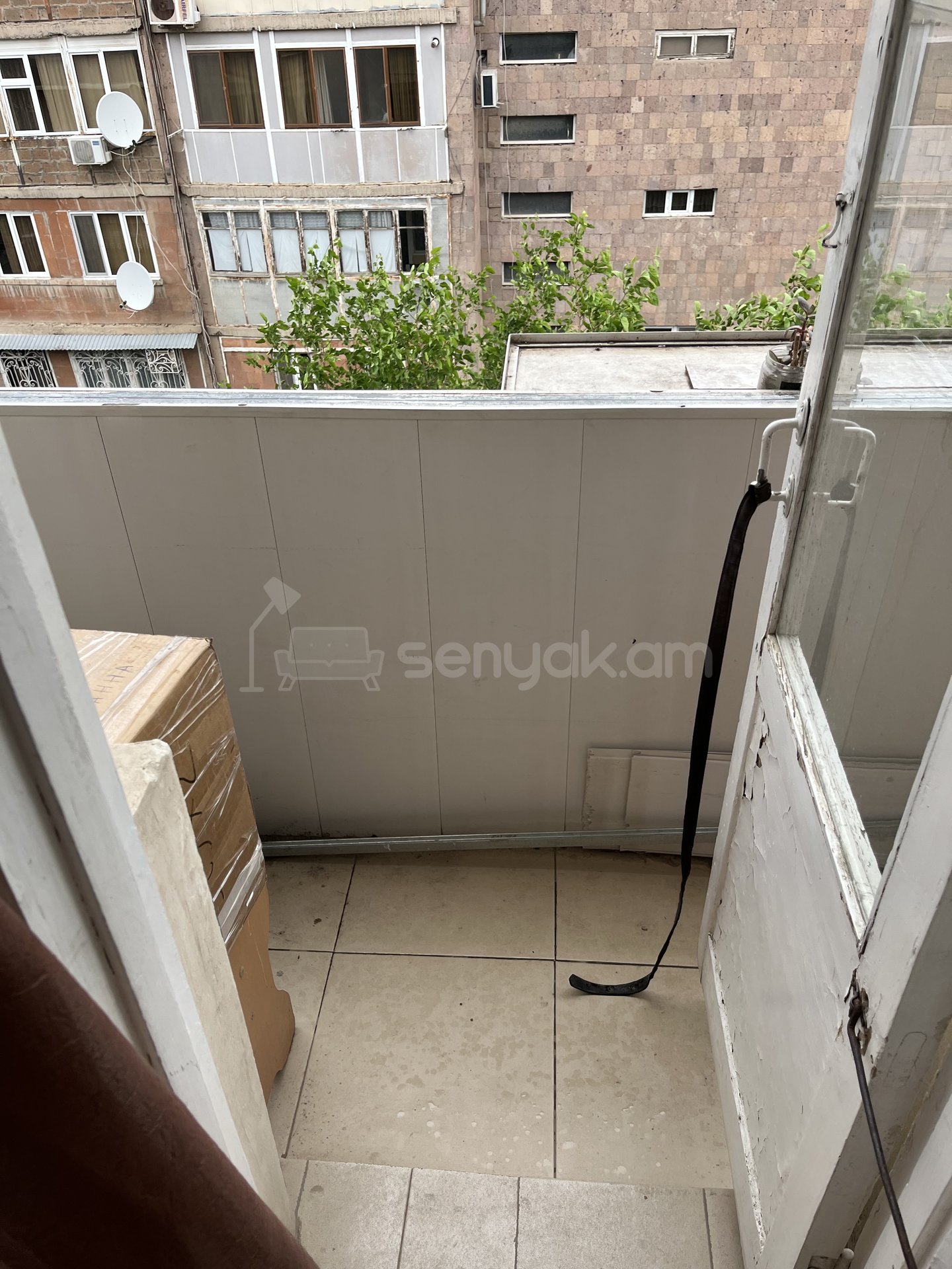 2 Սենյականոց Բնակարան Քարե Շենքում, 64քմ, 5/5 հարկ, Նորմալ Վիճակում