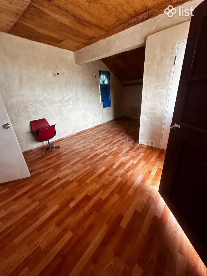 6 Սենյականոց Ամառանոց, 220քմ, Ավտոտնակով