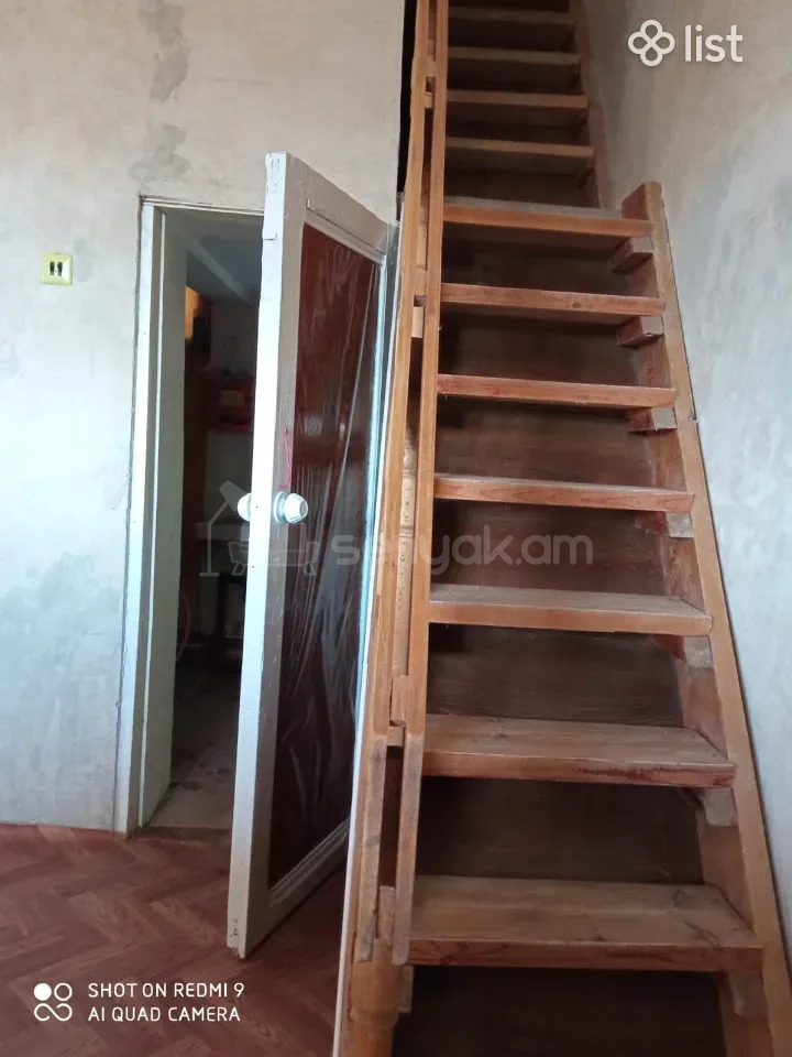 6 Սենյականոց Ամառանոց, 220քմ, Ավտոտնակով