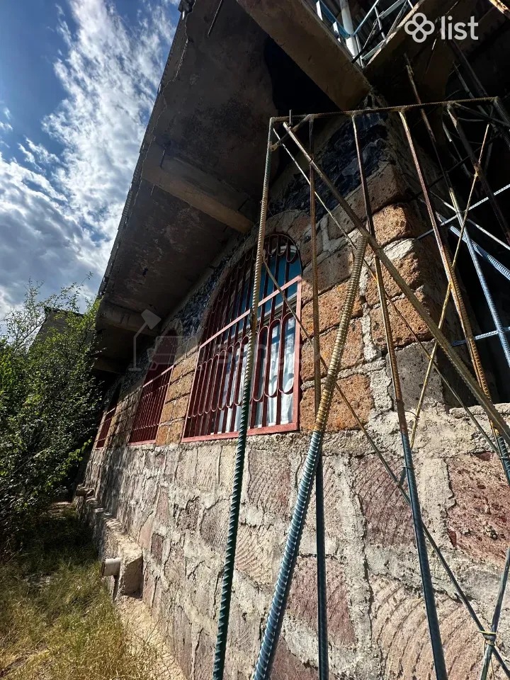 6 Սենյականոց Ամառանոց, 220քմ, Ավտոտնակով