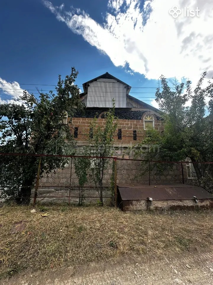 6 Սենյականոց Ամառանոց, 220քմ, Ավտոտնակով