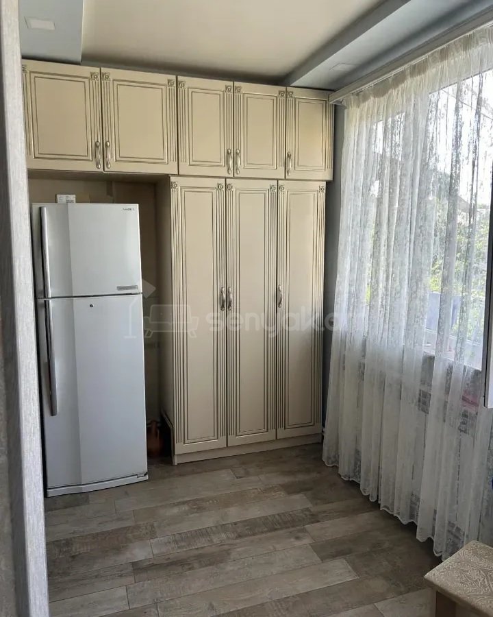 3 Սենյականոց Բնակարան Քարե Շենքում, 73քմ, 2/4 հարկ, Կապիտալ Վերանորոգված, Կահավորված