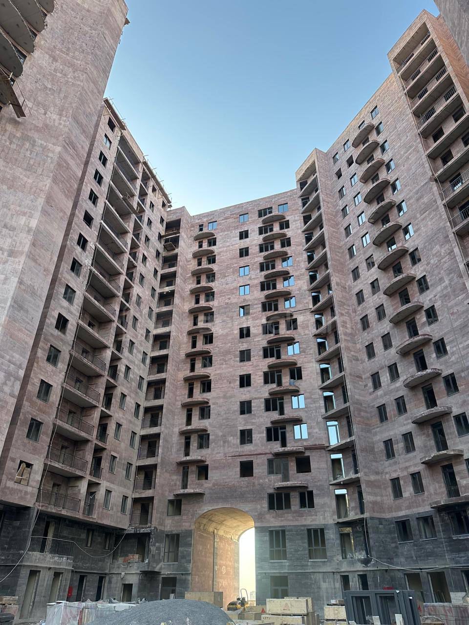 4 Սենյականոց Բնակարան, 96քմ, 13/16 հարկ, Զրոյական Վիճակում