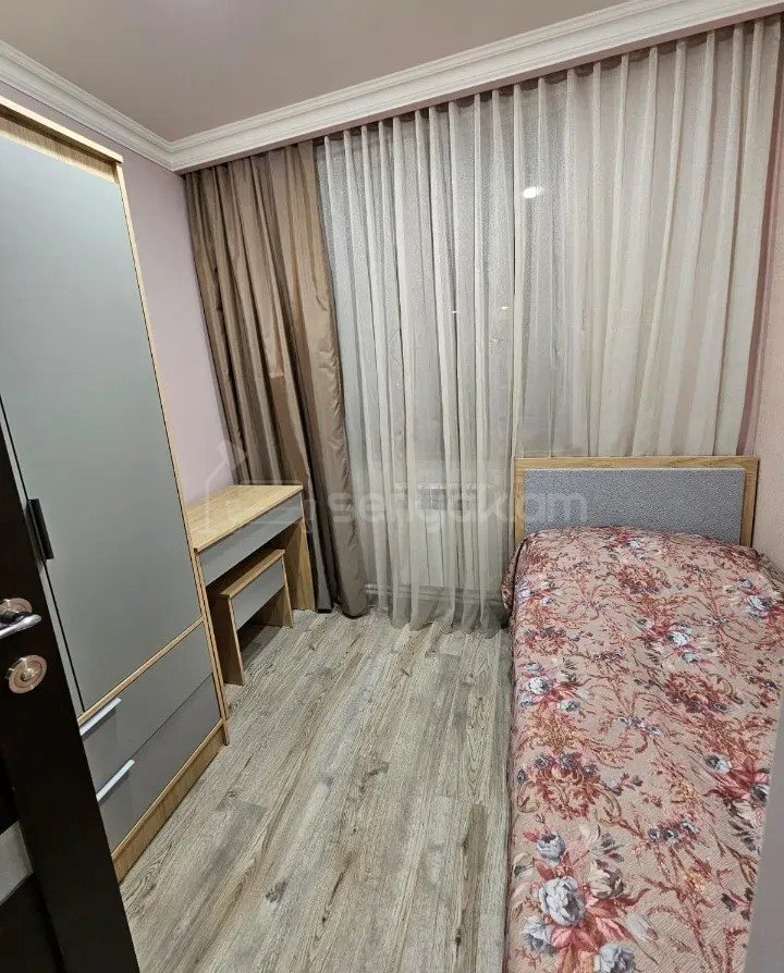 3 Սենյականոց Բնակարան Քարե Շենքում, 54քմ, 4/4 հարկ, Կապիտալ Վերանորոգված