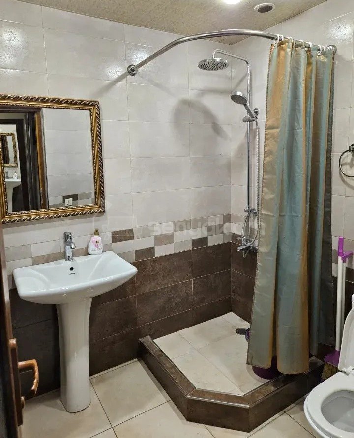 3 Սենյականոց Բնակարան Քարե Շենքում, 54քմ, 4/4 հարկ, Կապիտալ Վերանորոգված