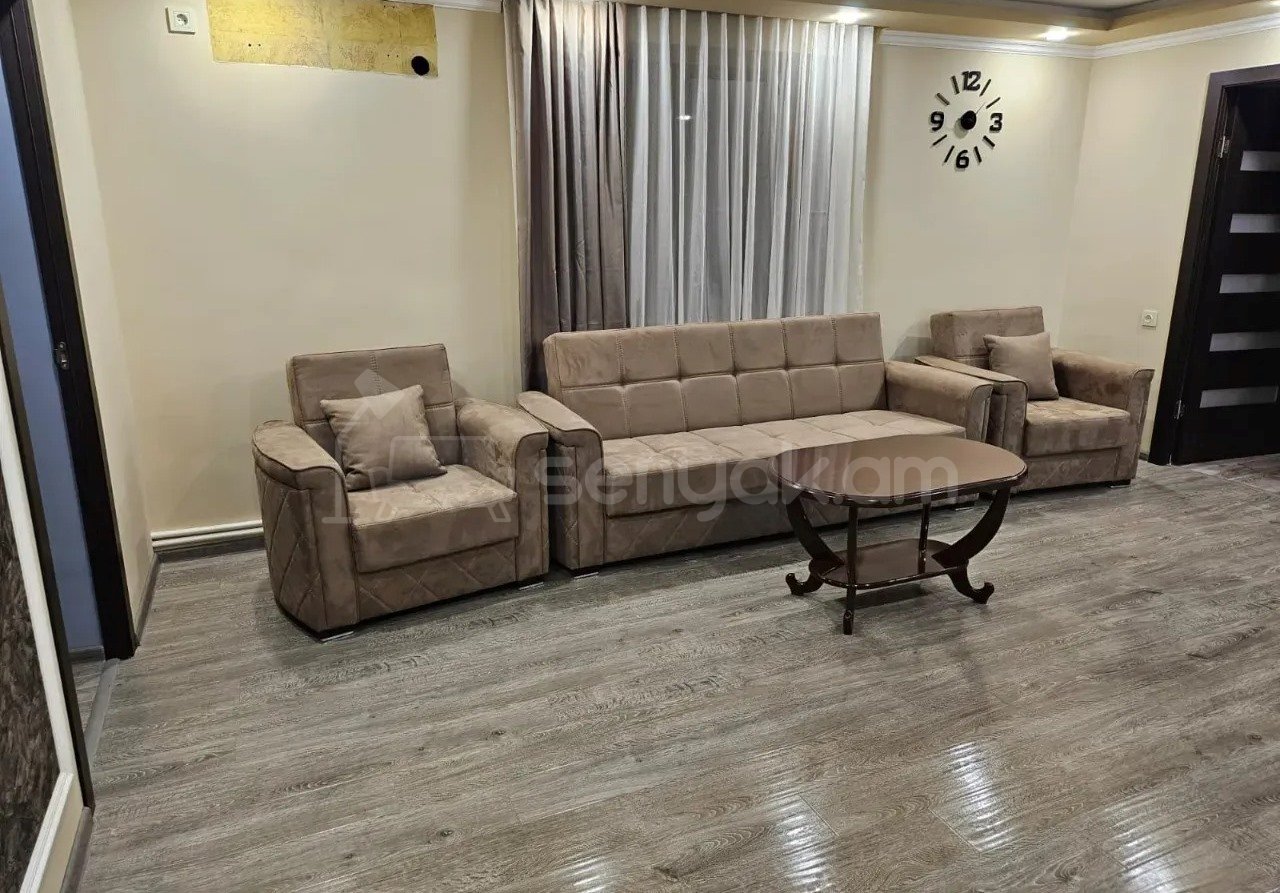 3 Սենյականոց Բնակարան Քարե Շենքում, 54քմ, 4/4 հարկ, Կապիտալ Վերանորոգված