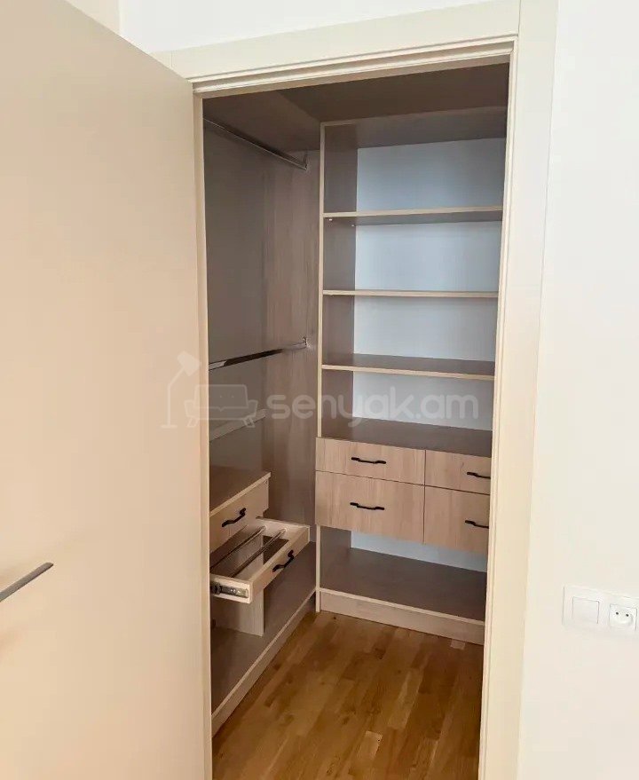 2 Սենյականոց Բնակարան Նորակառույցում, 67քմ, 10/12 հարկ, Կապիտալ Վերանորոգված