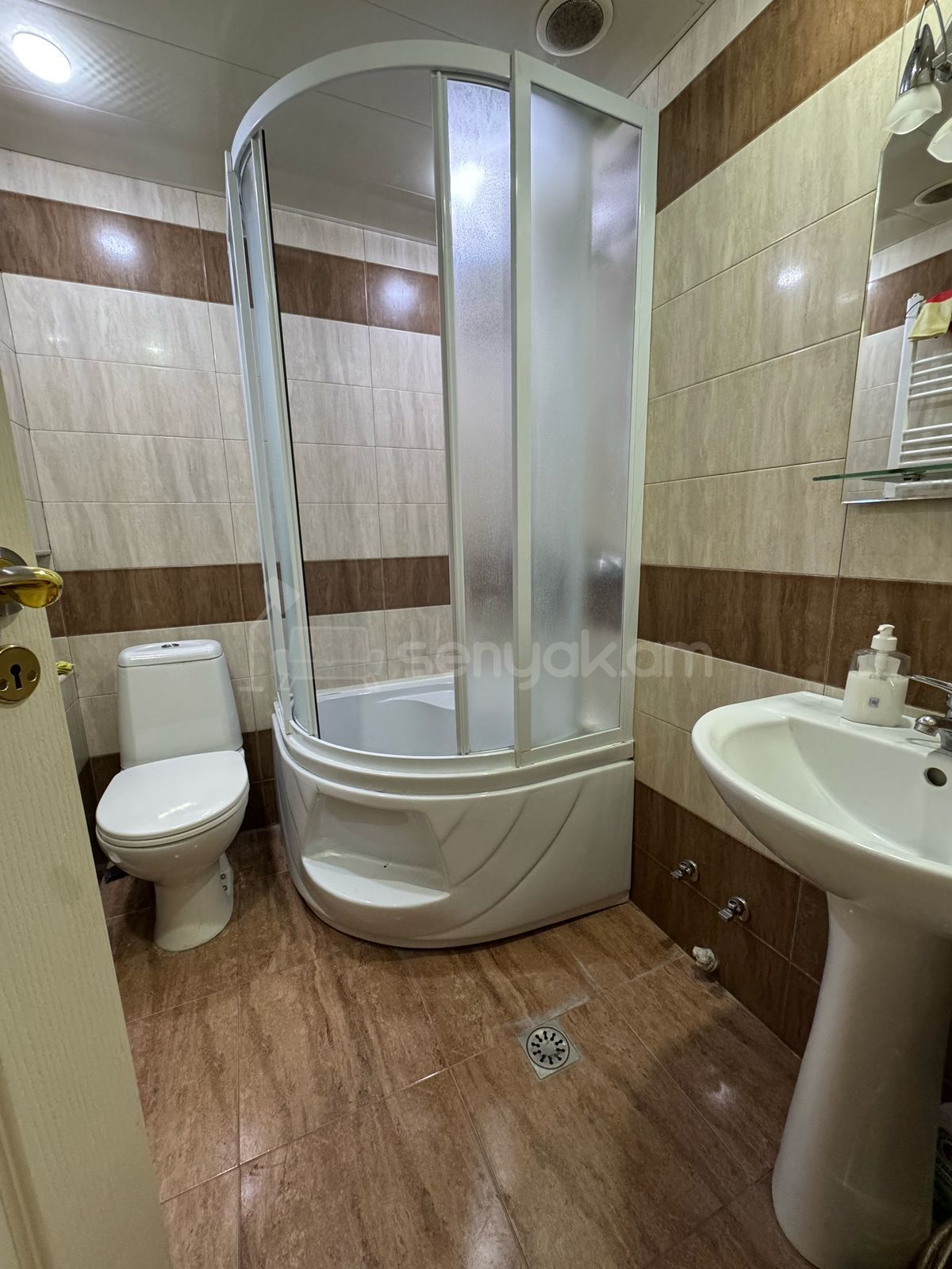 3 Սենյականոց Բնակարան, 70քմ, 9/9 հարկ, Կապիտալ Վերանորոգված, Կահավորված, Արևկող
