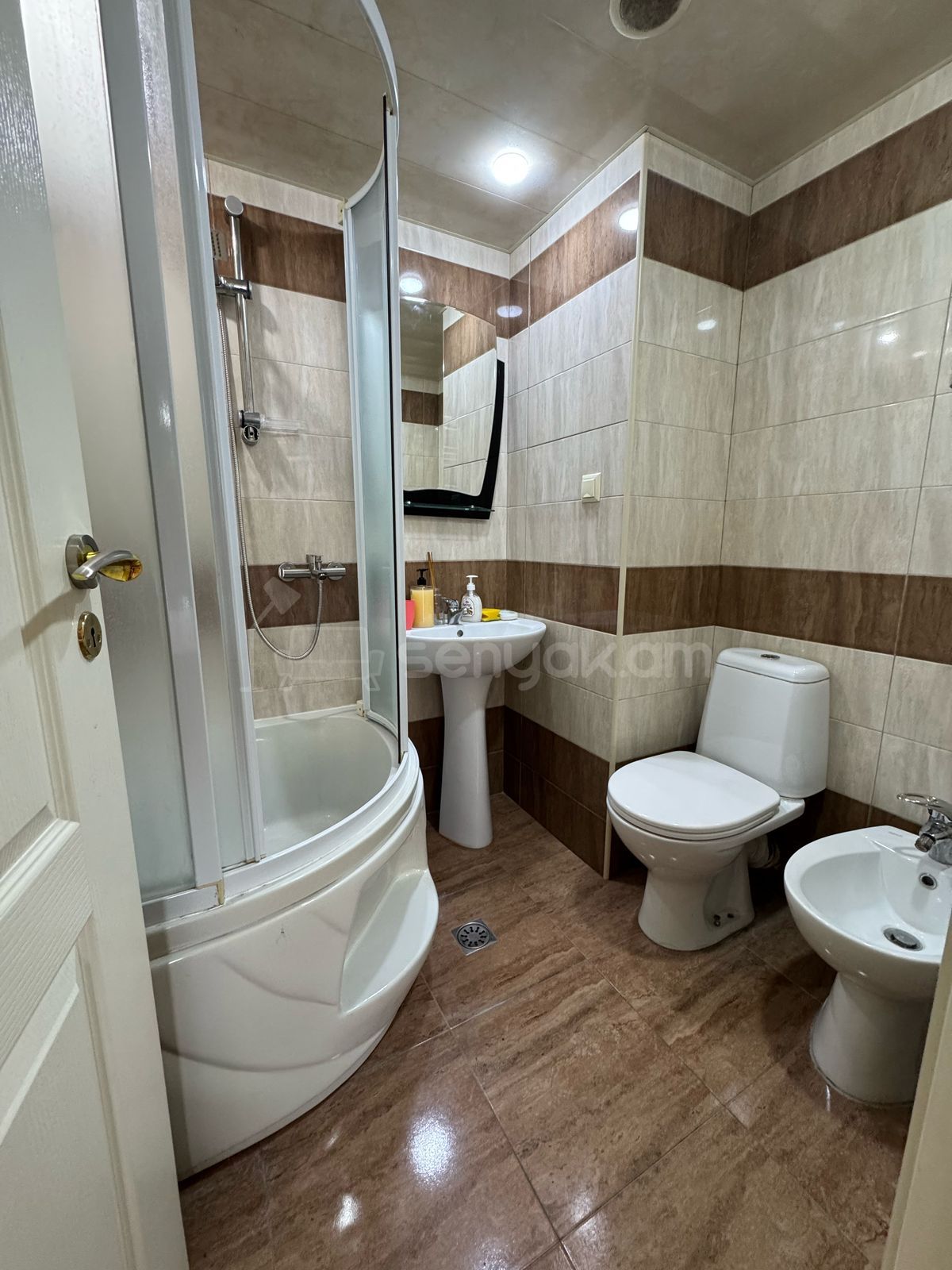 3 Սենյականոց Բնակարան, 70քմ, 9/9 հարկ, Կապիտալ Վերանորոգված, Կահավորված, Արևկող