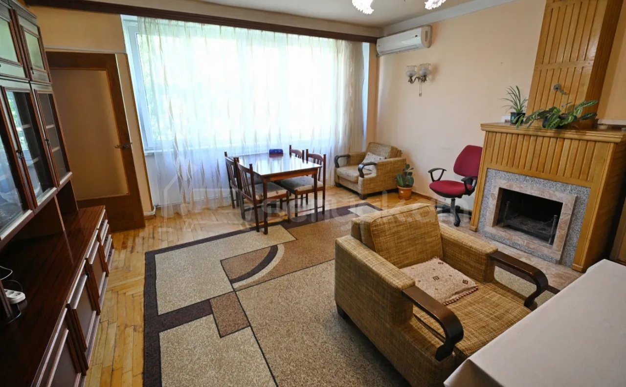 2 Սենյականոց Բնակարան Քարե Շենքում, 63քմ, 5/5 հարկ, Կապիտալ Վերանորոգված, Կահավորված