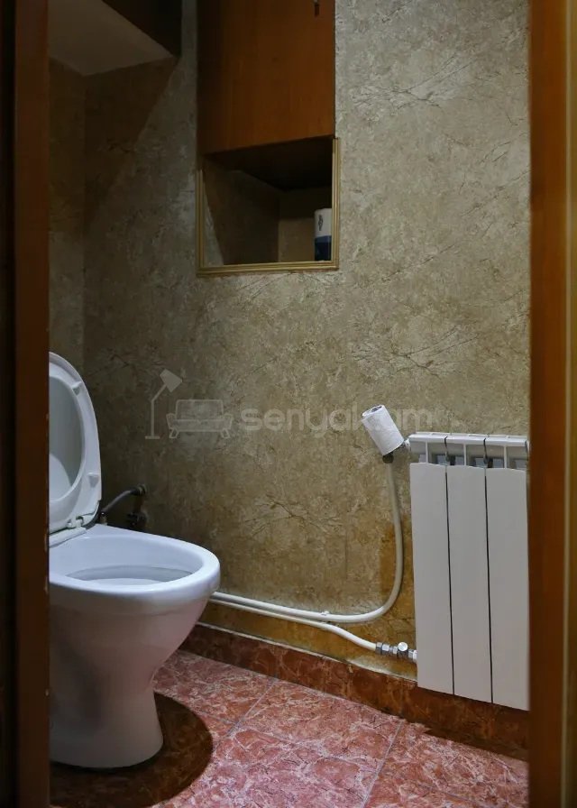 2 Սենյականոց Բնակարան Քարե Շենքում, 63քմ, 5/5 հարկ, Կապիտալ Վերանորոգված, Կահավորված