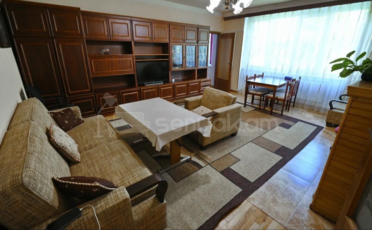 2 Սենյականոց Բնակարան Քարե Շենքում, 63քմ, 5/5 հարկ, Կապիտալ Վերանորոգված, Կահավորված