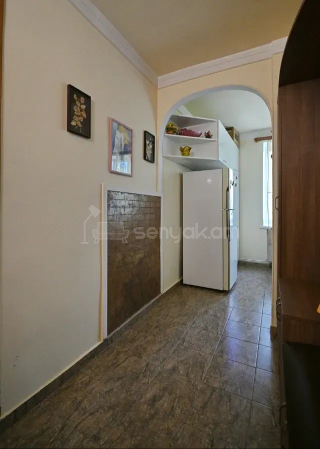 2 Սենյականոց Բնակարան Քարե Շենքում, 63քմ, 5/5 հարկ, Կապիտալ Վերանորոգված, Կահավորված