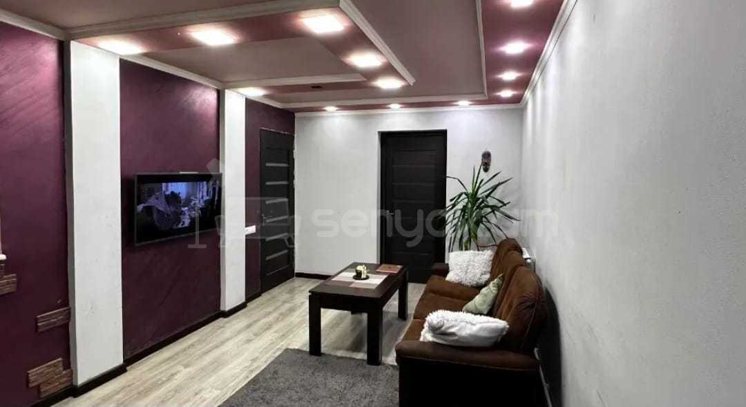 3 Սենյականոց Բնակարան Քարե Շենքում, 70քմ, 5/5 հարկ, Կապիտալ Վերանորոգված