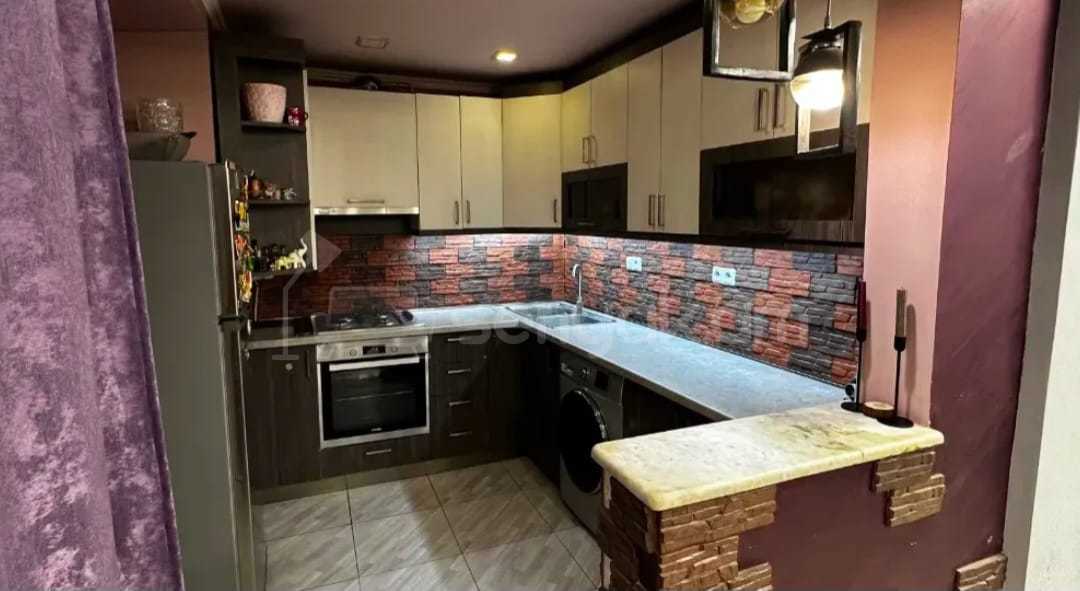 3 Սենյականոց Բնակարան Քարե Շենքում, 70քմ, 5/5 հարկ, Կապիտալ Վերանորոգված