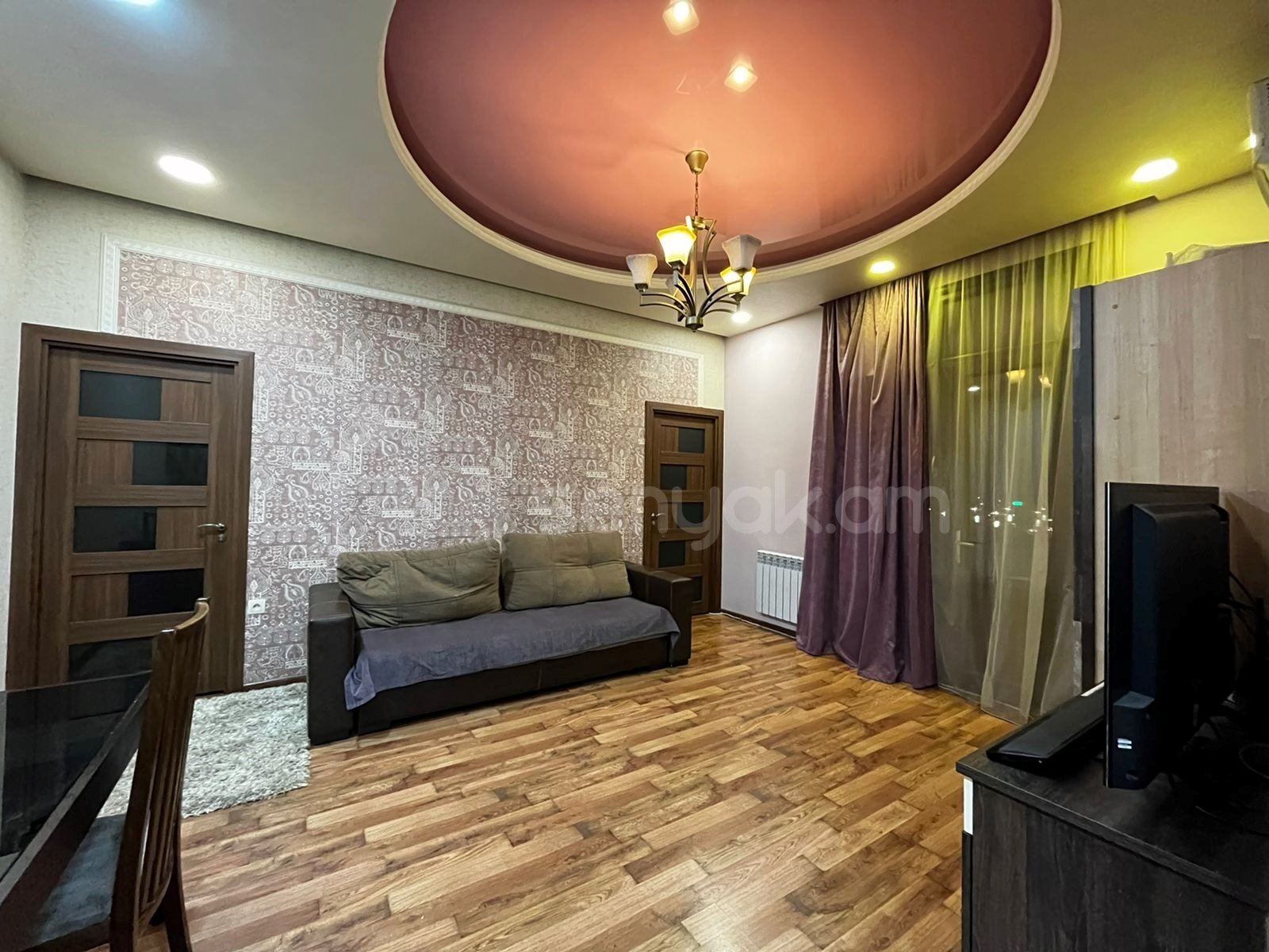 3 Սենյականոց Բնակարան Քարե Շենքում, 70քմ, 4/5 հարկ, Կապիտալ Վերանորոգված, Կահավորված, Արևկող