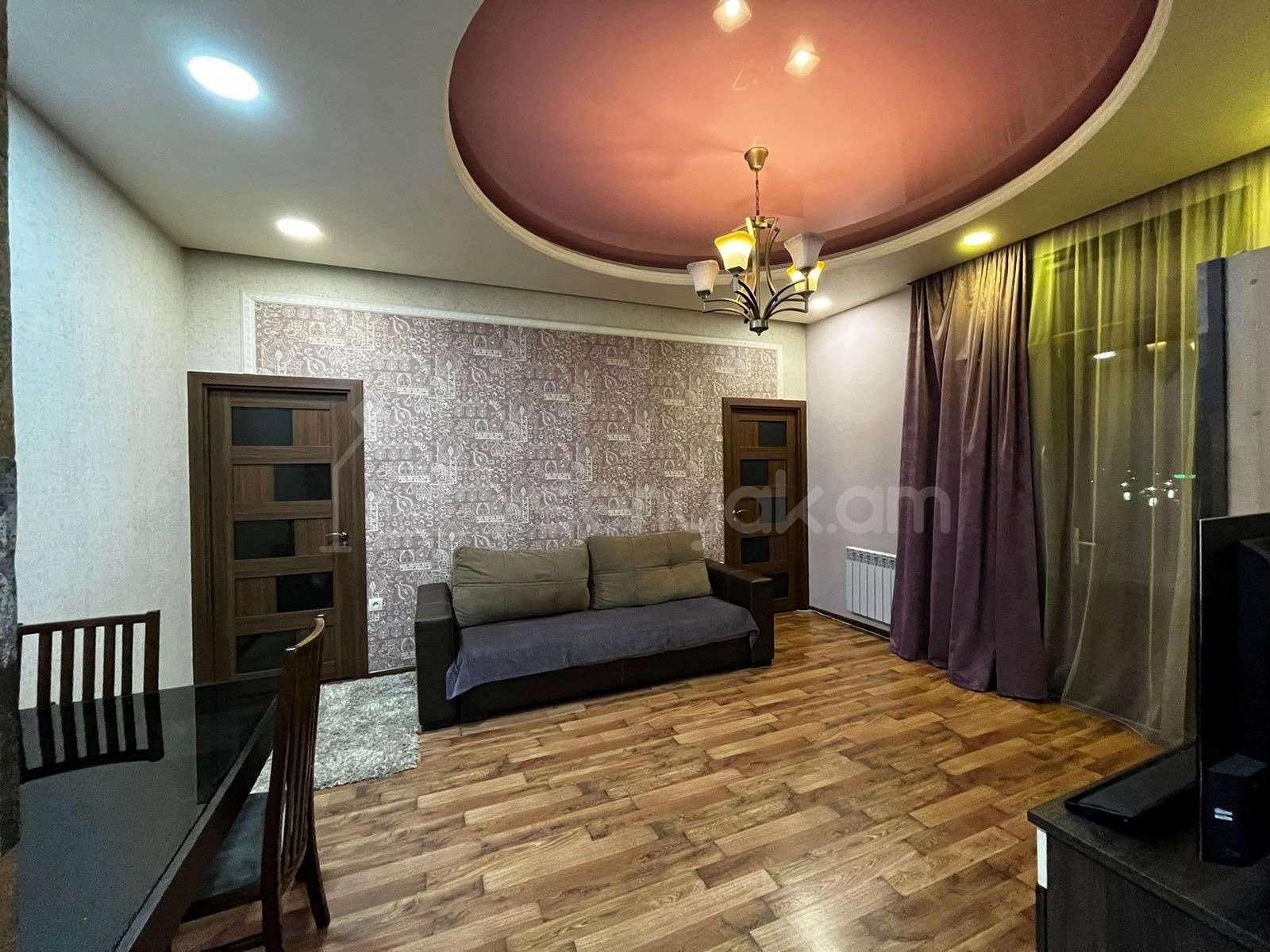 3 Սենյականոց Բնակարան Քարե Շենքում, 70քմ, 4/5 հարկ, Կապիտալ Վերանորոգված, Կահավորված, Արևկող