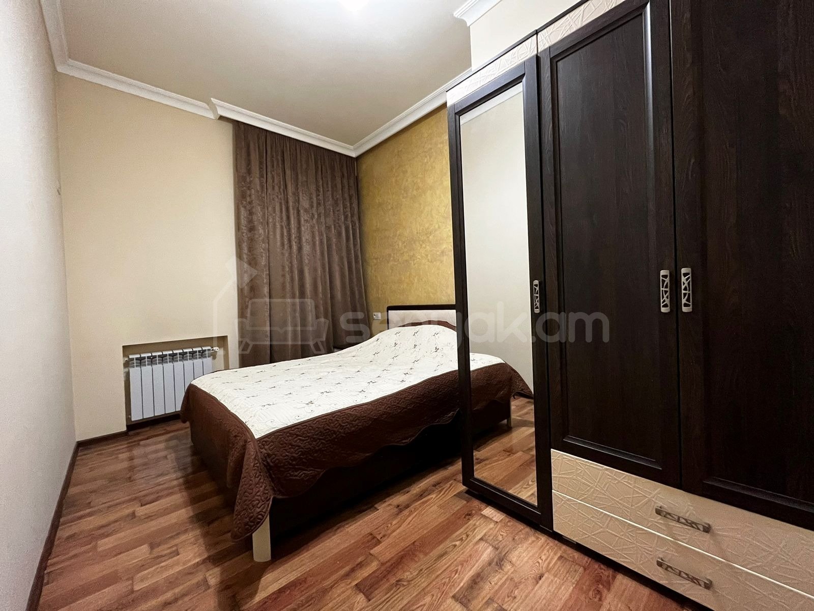 3 Սենյականոց Բնակարան Քարե Շենքում, 70քմ, 4/5 հարկ, Կապիտալ Վերանորոգված, Կահավորված, Արևկող
