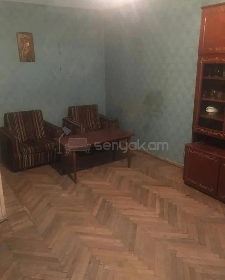 1 Սենյականոց Բնակարան Քարե Շենքում, 45քմ, 1/5 հարկ, Պետական Վիճակում