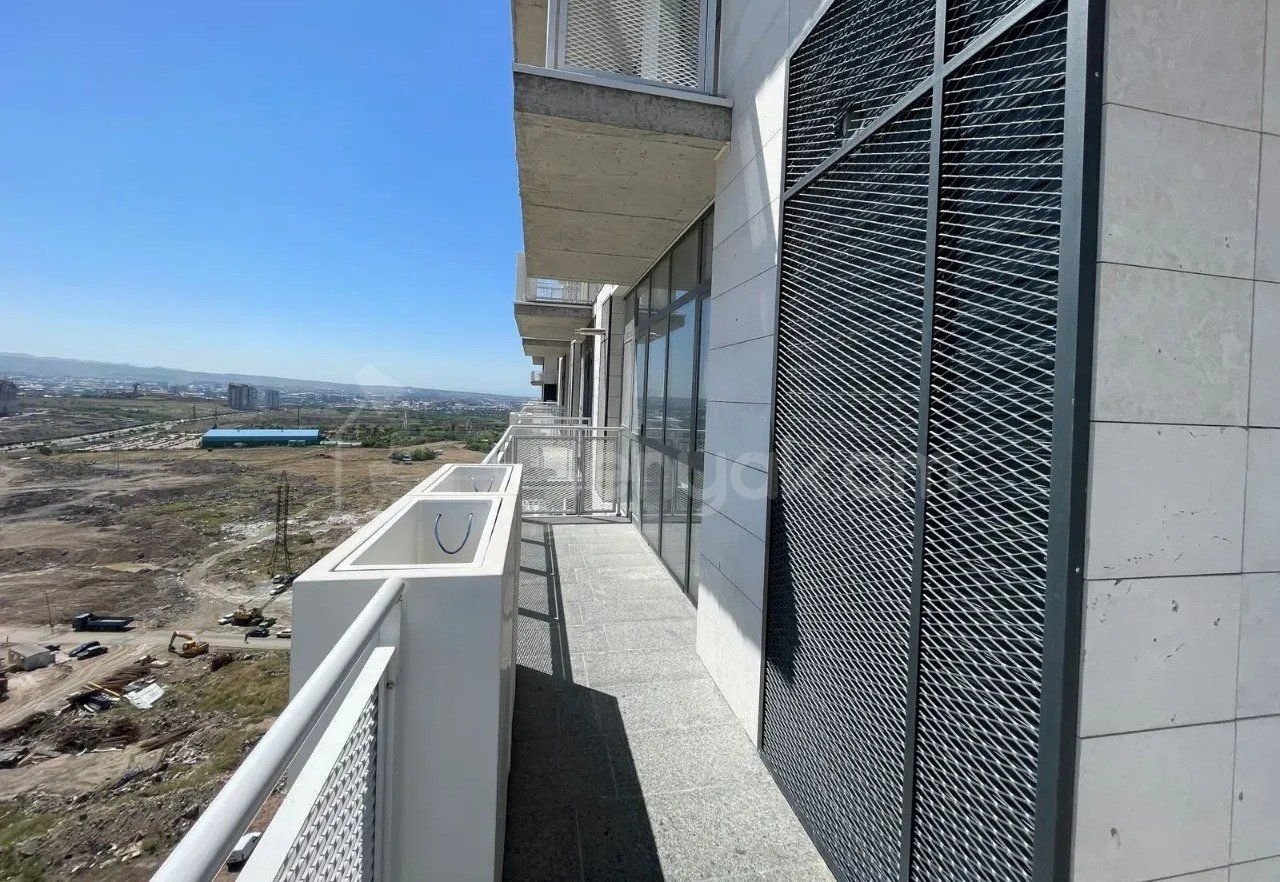 3 Սենյականոց Բնակարան, 80քմ, 13/18 հարկ, Կապիտալ Վերանորոգված