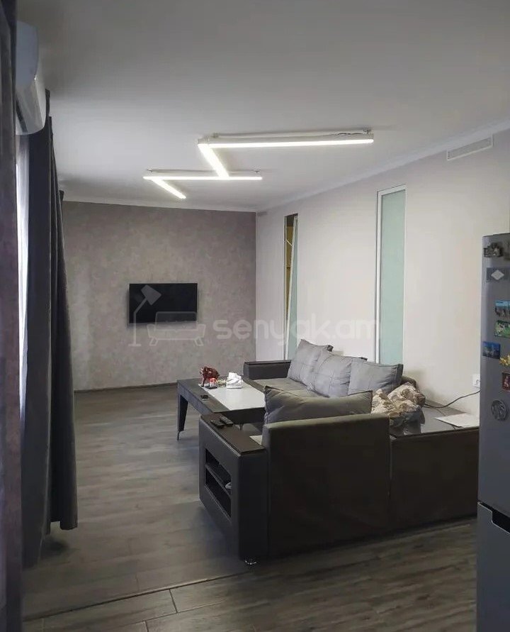 2 Սենյականոց Բնակարան Քարե Շենքում, 45քմ, 3/5 հարկ, Կապիտալ Վերանորոգված