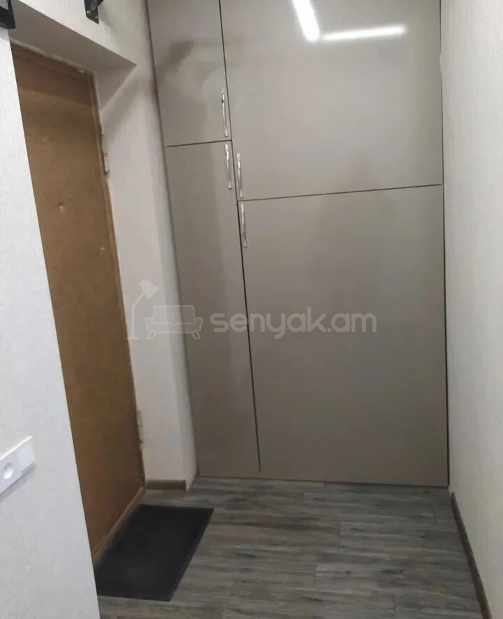 2 Սենյականոց Բնակարան Քարե Շենքում, 45քմ, 3/5 հարկ, Կապիտալ Վերանորոգված