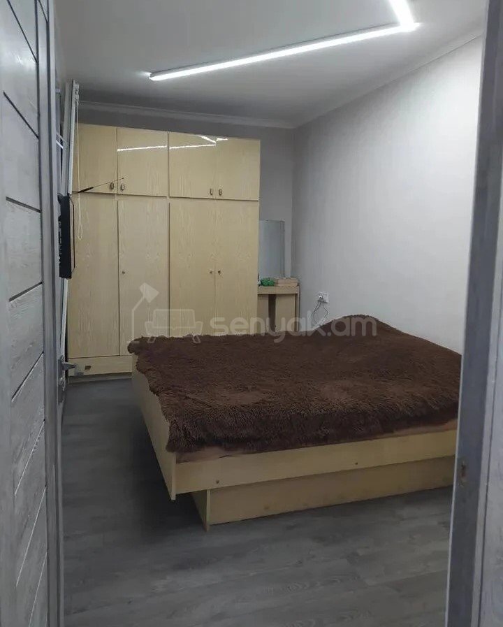 2 Սենյականոց Բնակարան Քարե Շենքում, 45քմ, 3/5 հարկ, Կապիտալ Վերանորոգված