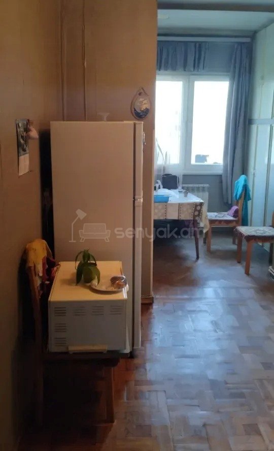 1 Սենյականոց Բնակարան Քարե Շենքում, 63քմ, 5/5 հարկ, Նորմալ Վիճակում