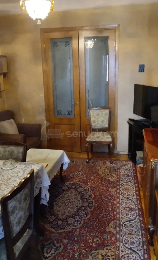 1 Սենյականոց Բնակարան Քարե Շենքում, 63քմ, 5/5 հարկ, Նորմալ Վիճակում